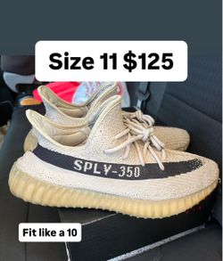 Yeezy adidas 350 size 11 fit like 10