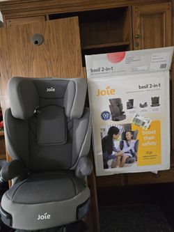 Car seat  in very good condition PICK UP ONLY