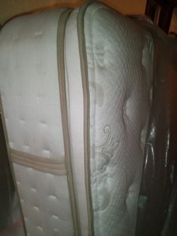 !!THICK!! Pillowtop Queen Stearns And Foster Mattress 🚚Drop Off Available🚚