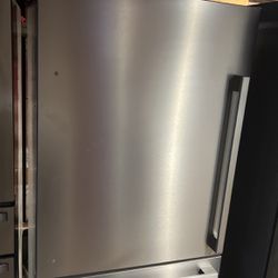 Refrigerator Hisence