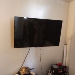 36 In Magnavox With Wall Kit And Universal Remote