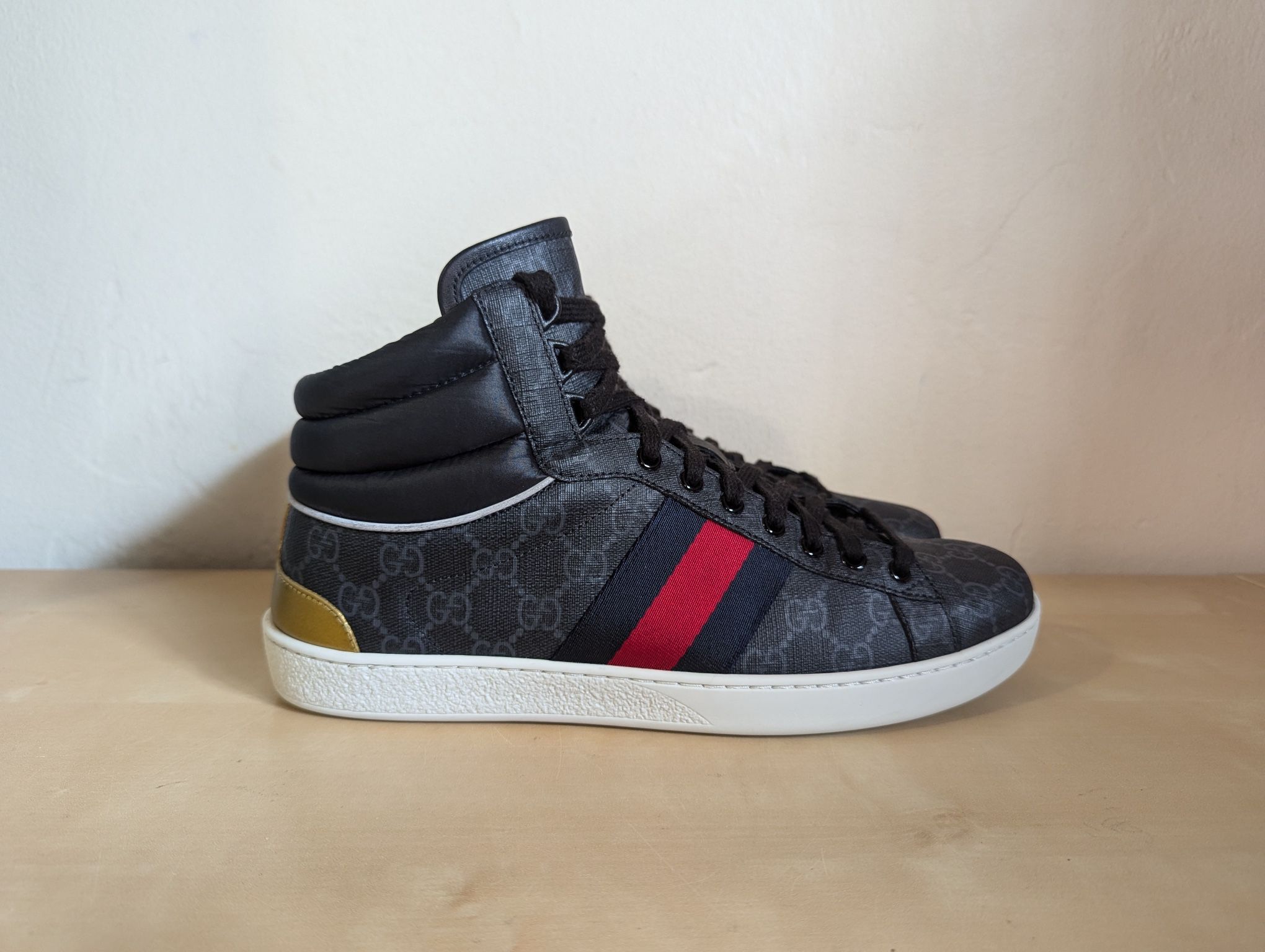 GUCCI Ace GG Supreme High-Top Gray Sneakers 555197 Men’s Size (G) 8.5 Or US 9