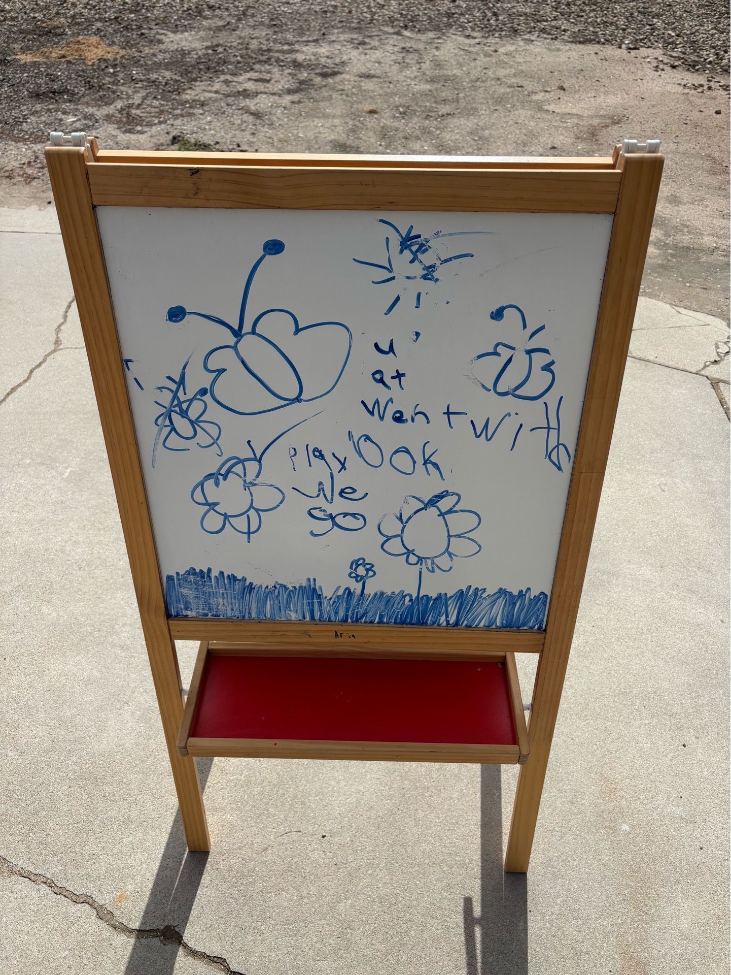 Kids dry erase board/chalkboard
