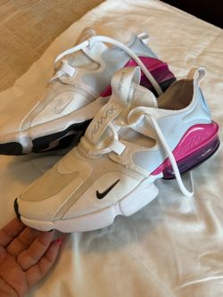 Nike Air Max Womans Shoes Size 8.5 Lightly Used