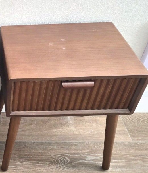 Mid-Century Modern Nightstand / Side Table β Solid Wood β 1 Drawer Storage