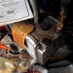 Robinair vacuum pump