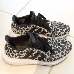 Adidas Swift Run Leopard Print running shoes size 8.5

