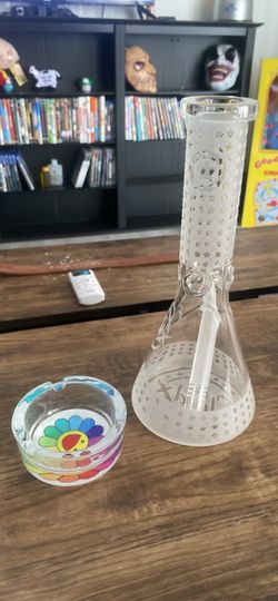 Glass vase with a mini ash tray