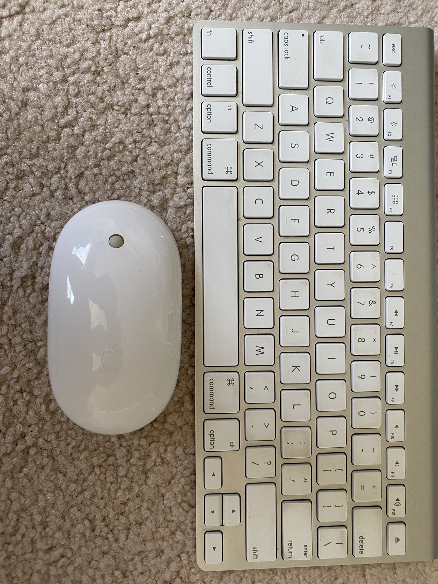 Apple Mac wireless Keyboard & Magic Mouse