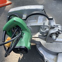  Tool Hitachi Coumpound Miter Saw 8-1/4 