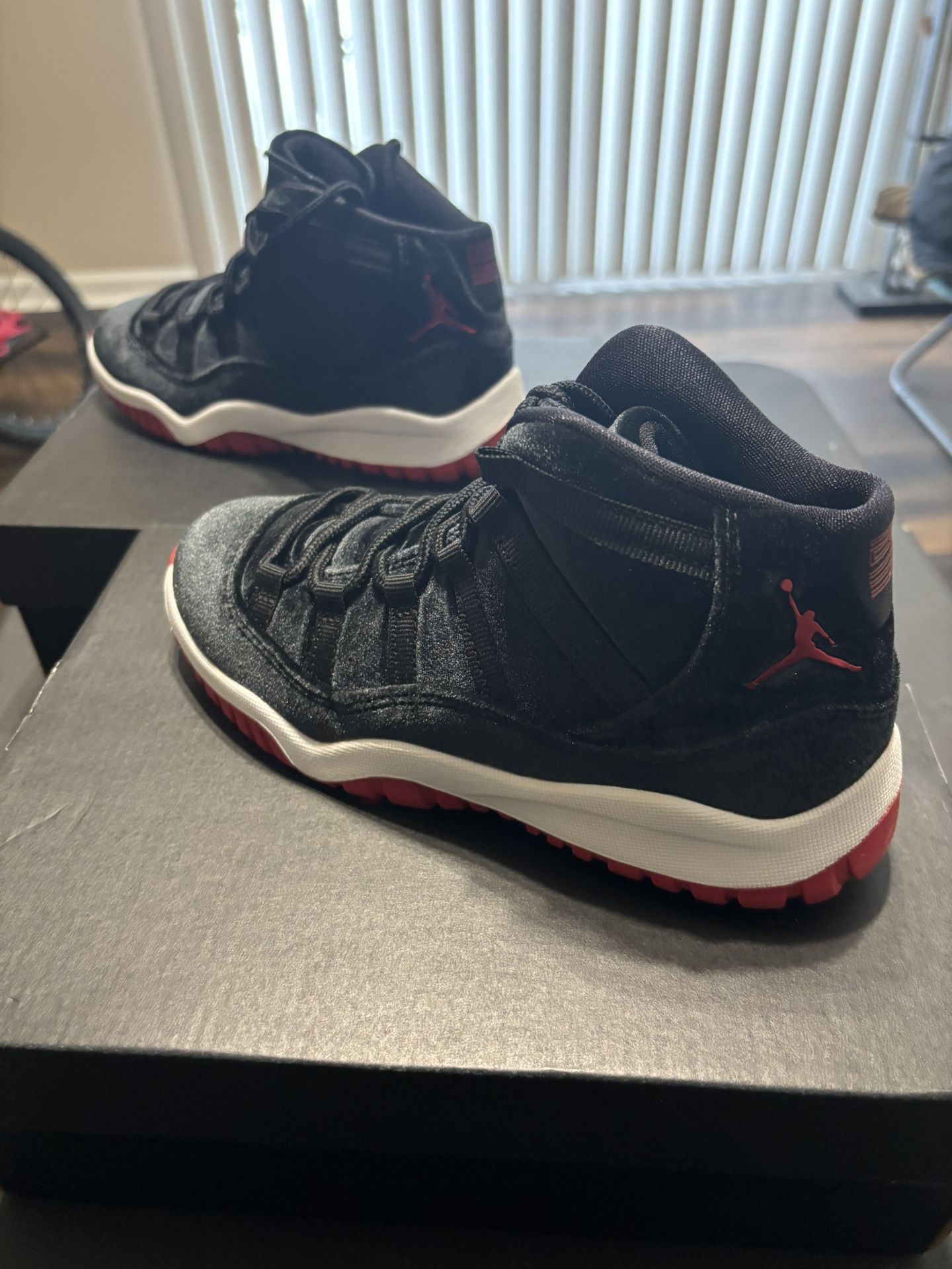 JORDAN 11 BRED VELVET….BRAND NEW KIDS SIZES & 2Y