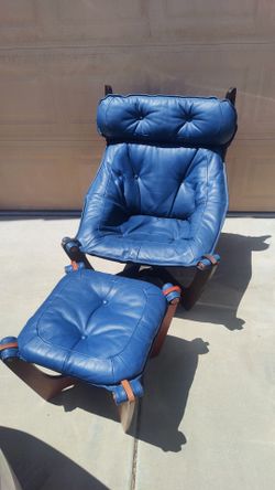 Mid Century Modern luna chair