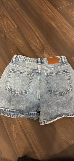 High-Waist Light Wash Denim Short/skirt