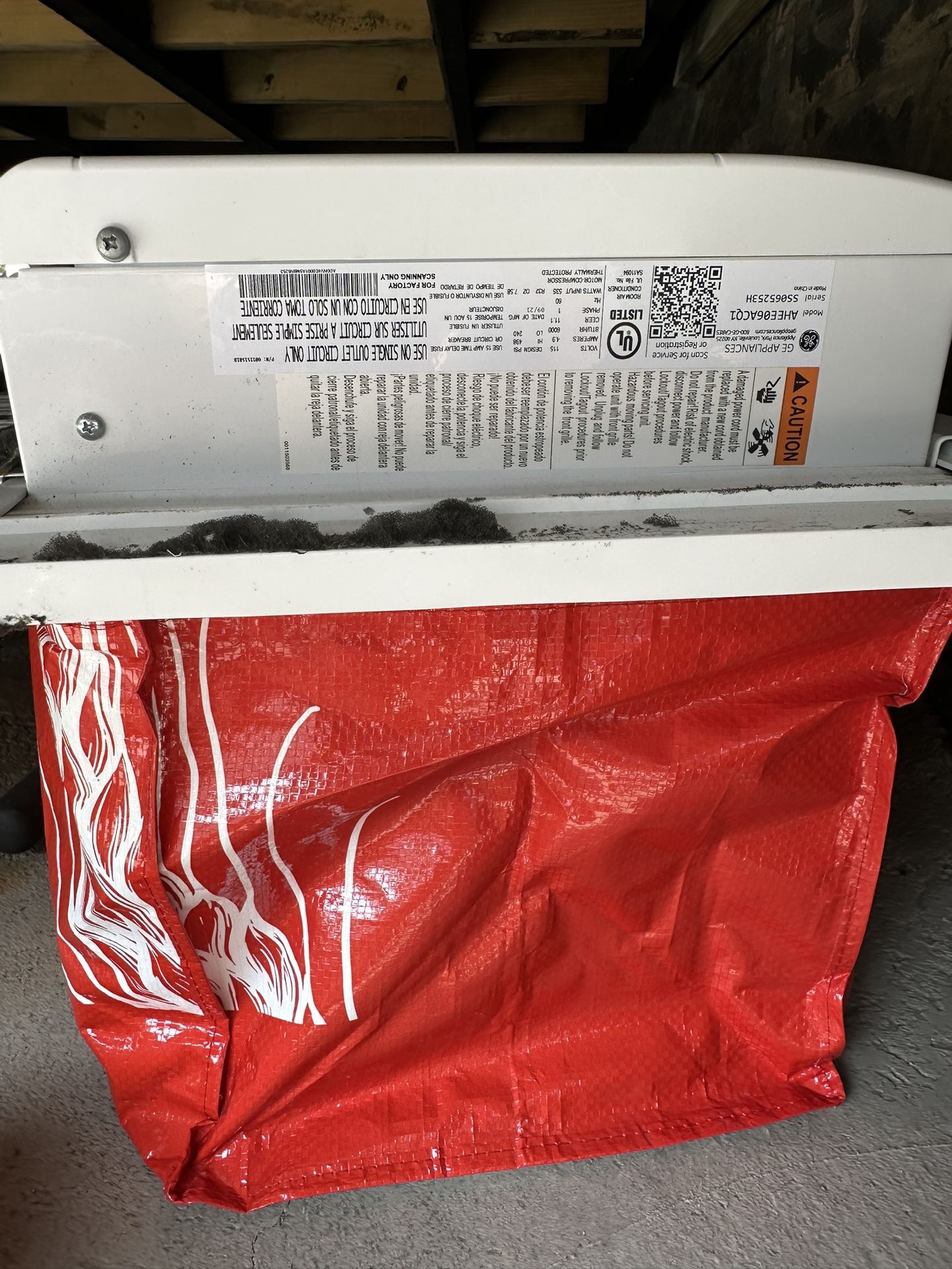 GE -250 Sq.ft 6000 BTU Window AC With Remote