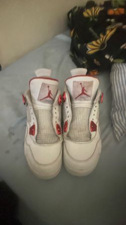 Jordan 4 red metallic