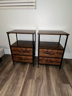 Set of 2 Nightstands with Drawers