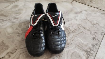 Girl Nike Soccer Cleats Size 7.5