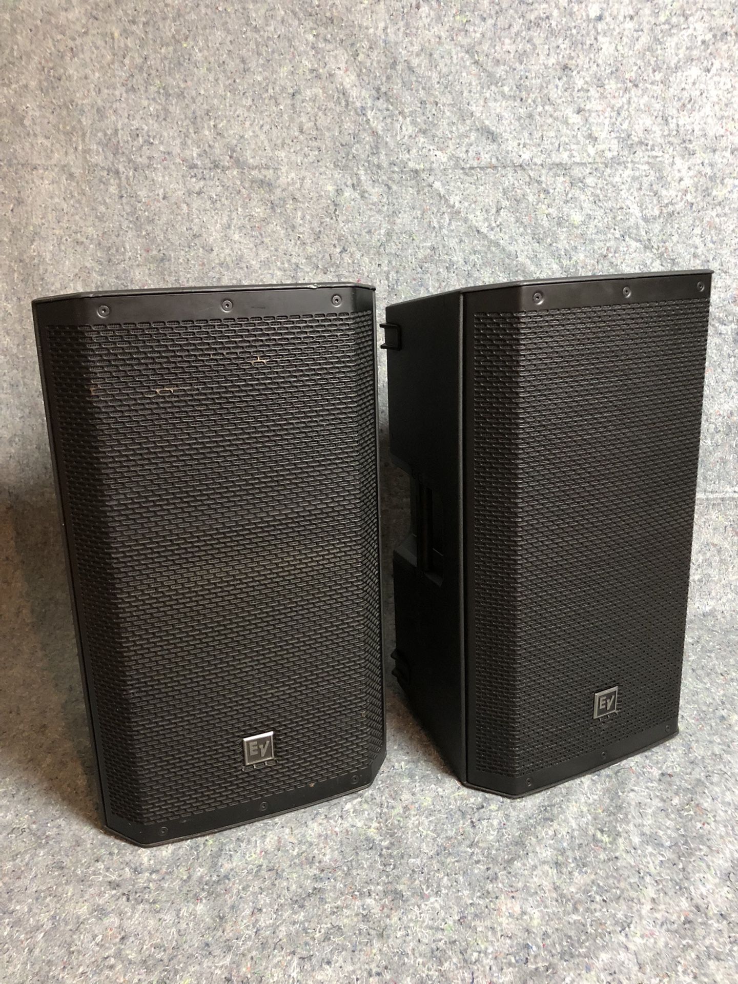 Pair Of Ev Zlx 12 Inch Powered Speakers. $800