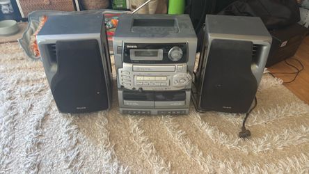 CD & Dual Cassette Player/ recorder with Speakers