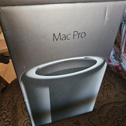 Mac Pro Late 2013 Original Box And Manual Books 6-core 12-threads 64 GB Ram Memory 