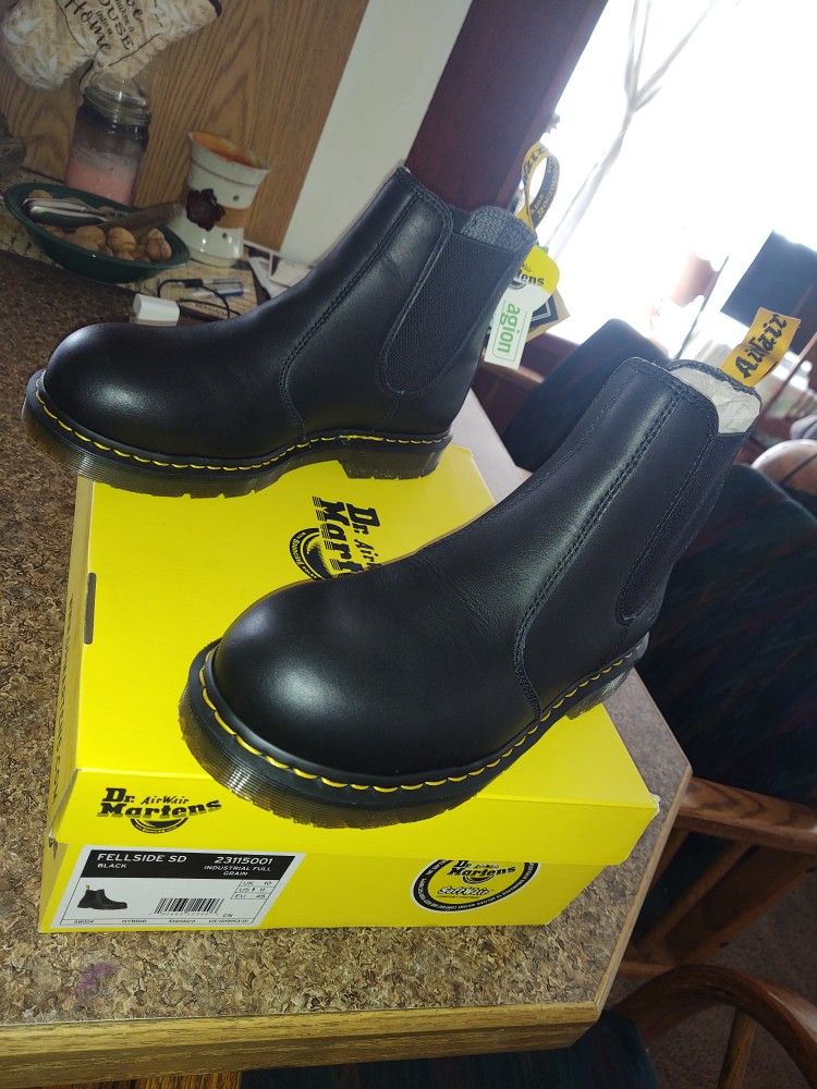 Dr Martins Fellside SD Size 11
