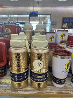New Buc-ee’s Gold Leopard 2024 Surge Water Bottle 32 oz Bucees