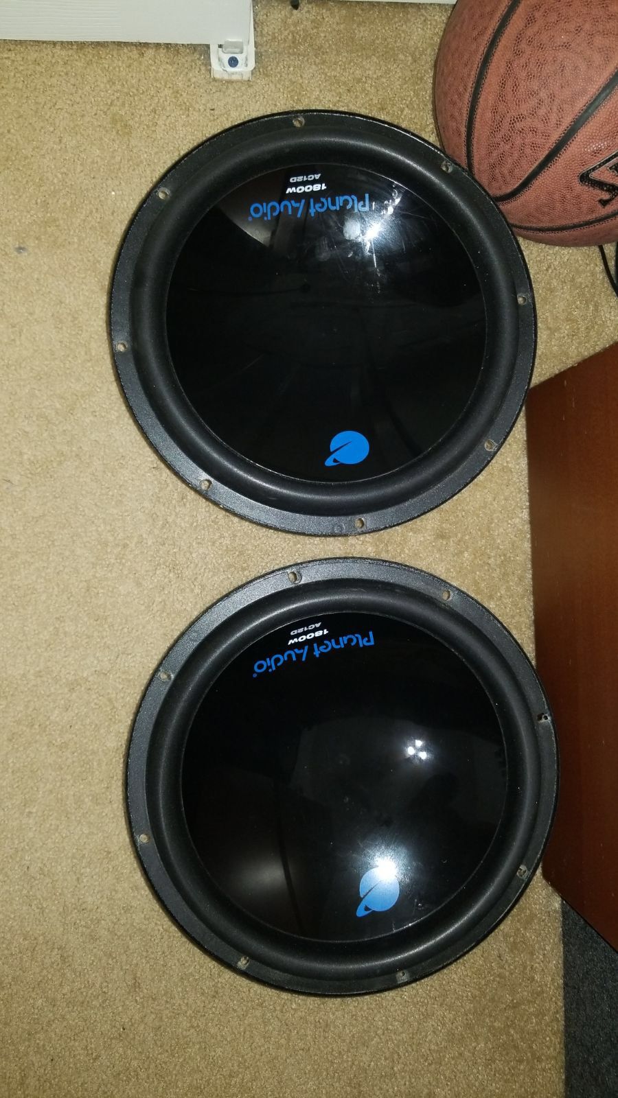 2 1800w planet audio subs