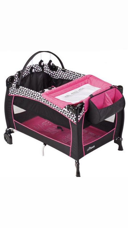 Pac N Play with bassinet & Changing table