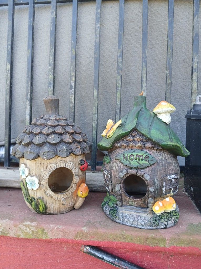 Small Bird Feeders/Garden Ornaments 