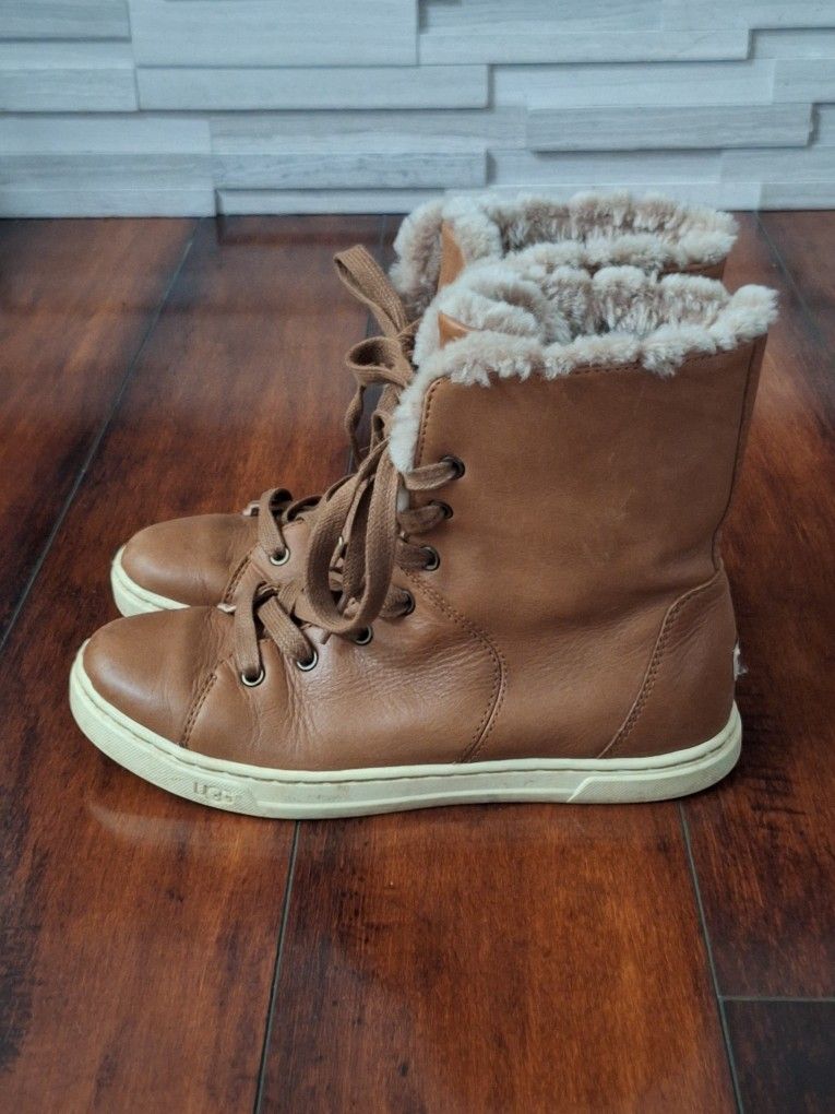 Kids Ugg Croft Luxe Quilt Boots Size 6.5