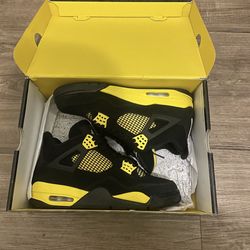 Air Jordan 4 Yellow Thunders