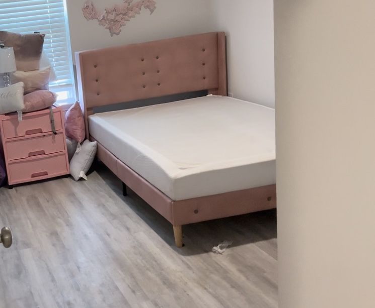 Full Size Bed, Mattress Is NOT included