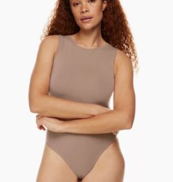Aritzia The Group Babaton taupe tan sleeveless bodysuit, size XS