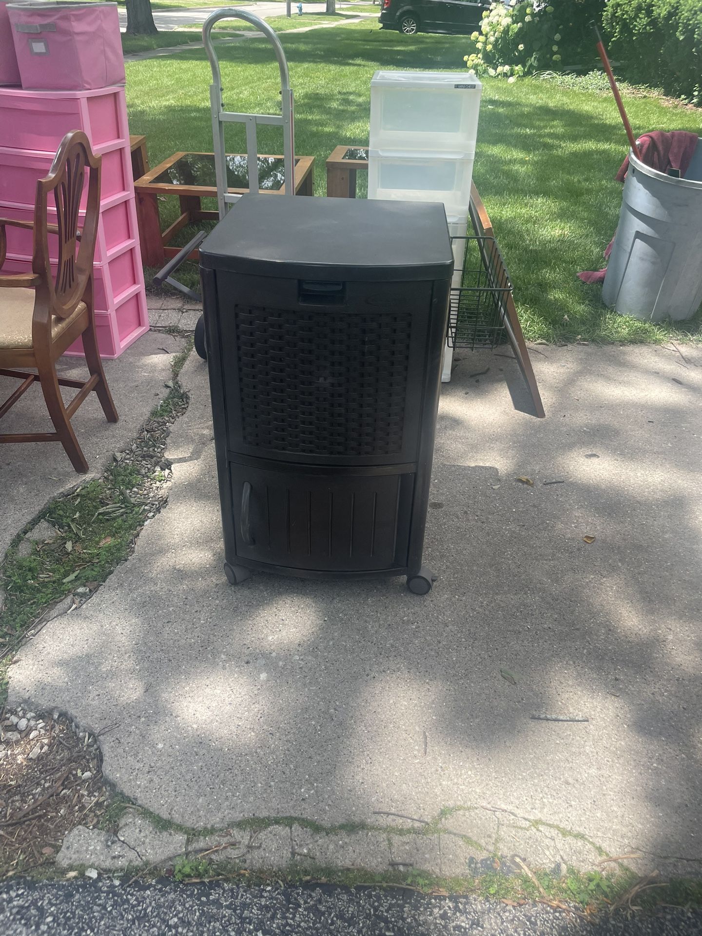 SUNCAST outdoor Rolling Cooler and Bottom Storage Container, w/ Wire Racks, $40