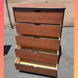 Dresser / Five drawers dresser