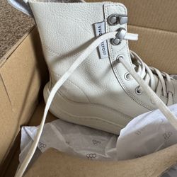 Vivobarefoot Offwhite Women’s 9