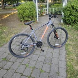 HILAND 27.5 In Mountain Bike.