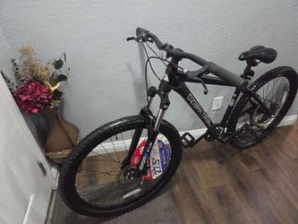 Ozark Tral Bike Aluminum 27.5 8 Speed Mont Sports Condition Like New Ready To Ride good condition