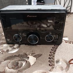Pioneer Double Din Radio 