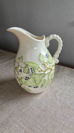 Belleek In Retrospect 2001 Ivy Ceramic Pitcher Creamer Ireland 6.5"