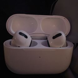 AirPod pros,white