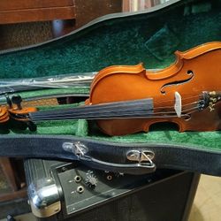 Like New Suzuki 1/2 Size Violin 