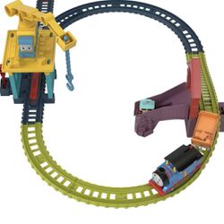 Thomas & Friends Motorized Toy Train Set Fix 'Em Up Friends With Carly The Crane, Sandy 