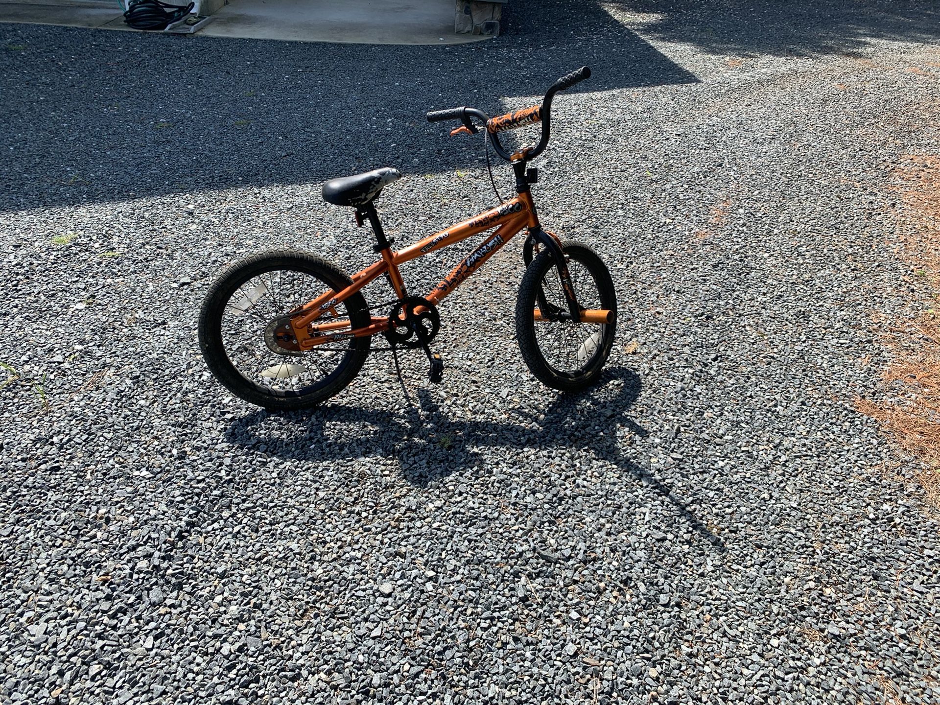 Kids bike 18” tires in nice condition