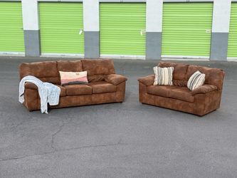 Beautiful Brown Ashley Furniture Sofa + Loveseat Set - FREE DELIVERY 🚚