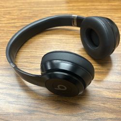  Beats Solo 4 Bluetooth Wireless On-Ear Headphones