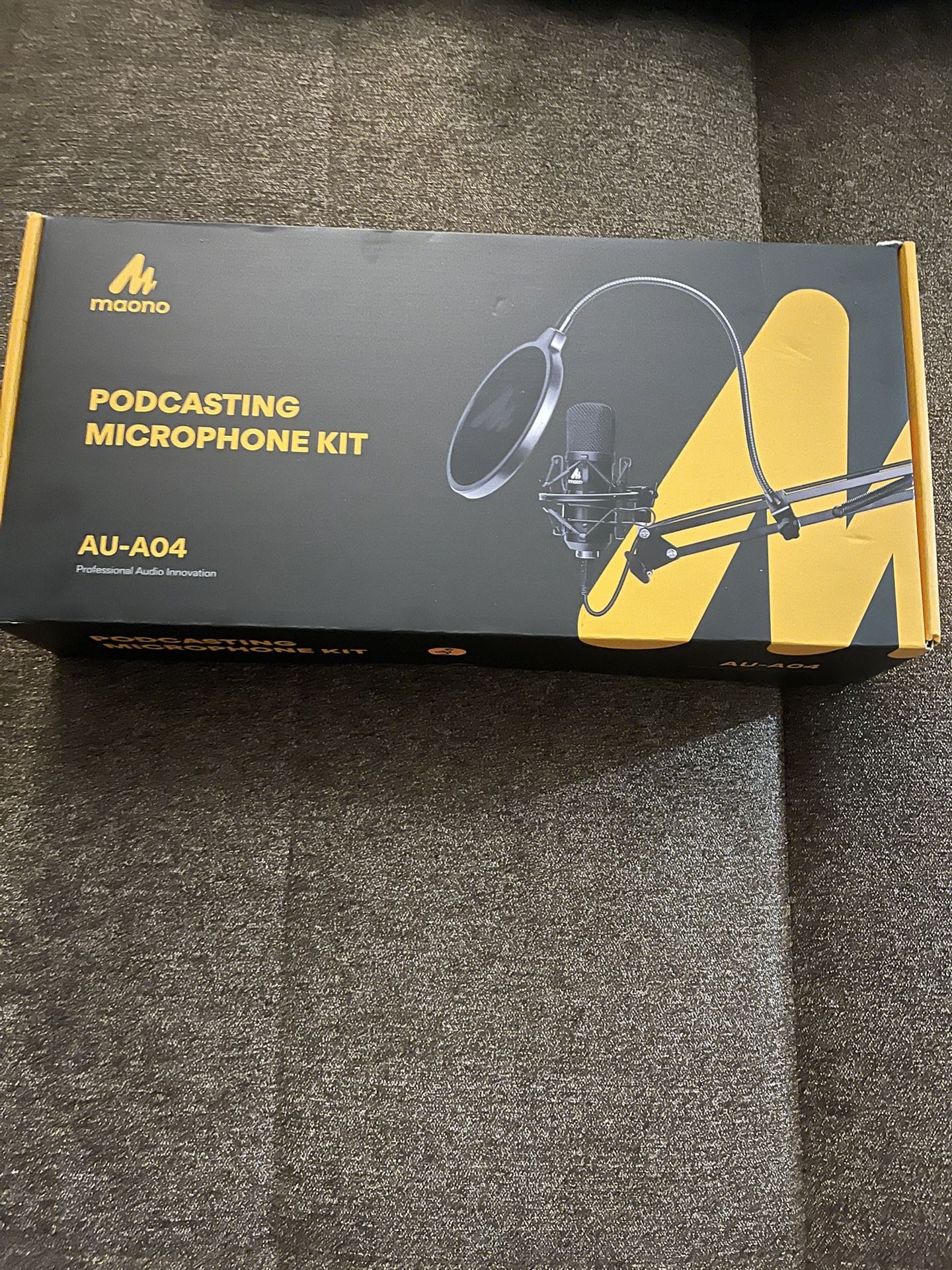 Moano USB Microphone Podcast Kit