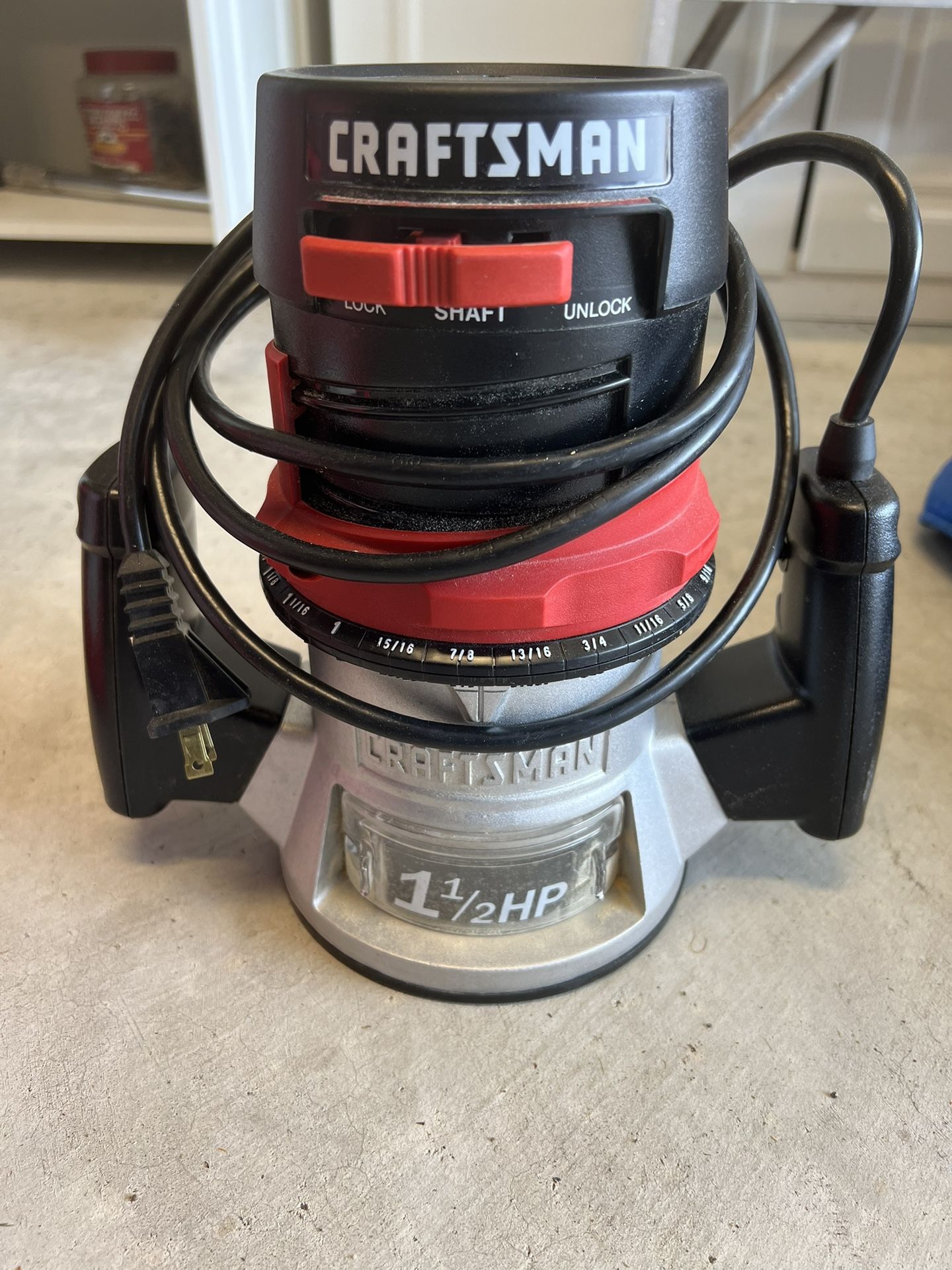 1 1/2 HP Craftsman Router With Light