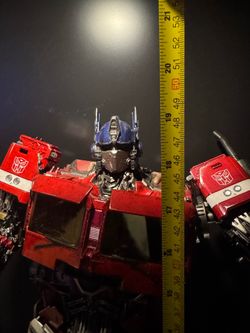 Premium Scale Optimus Prime
