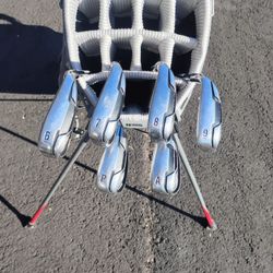 Golf Clubs! Nike VRS NexCor Iron Set!